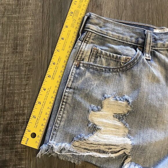 Hollister Denim Jean Shorts Distressed Light Washed Raw Edge Size 1 W25 - Picture 5 of 12